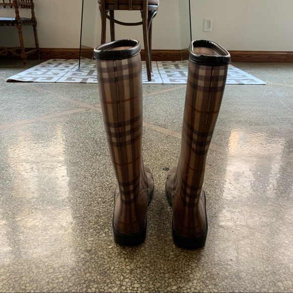Burberry plaid rain boots size 38 - Picture 6 of 7